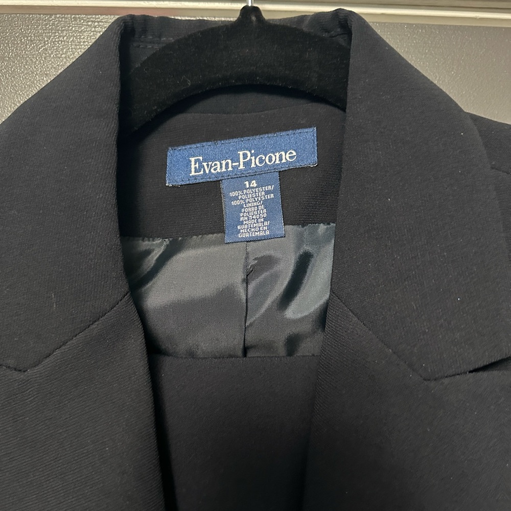 Women’s suit brand new - Picture 8 of 9